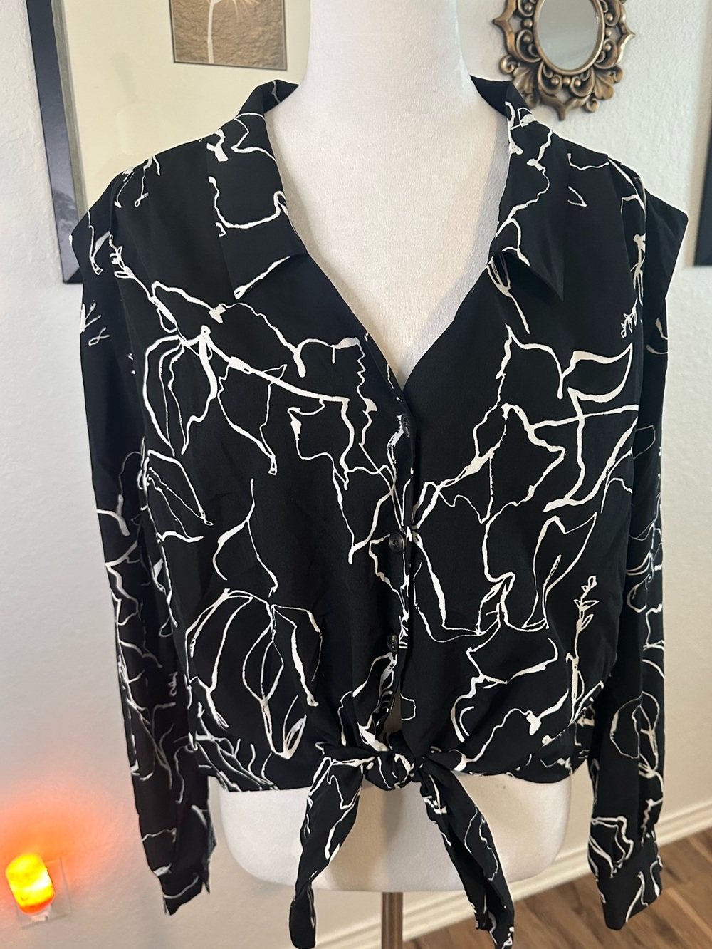 Very J Abstract Black & White Button Down Top